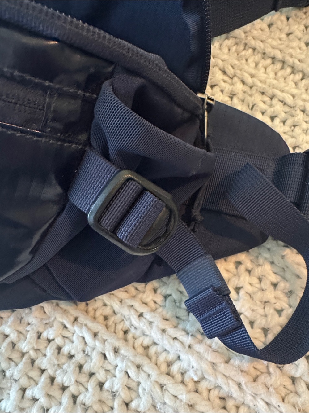 Patagonia Navy Belt Bag with Red Logo Patch - Picture 7 of 11